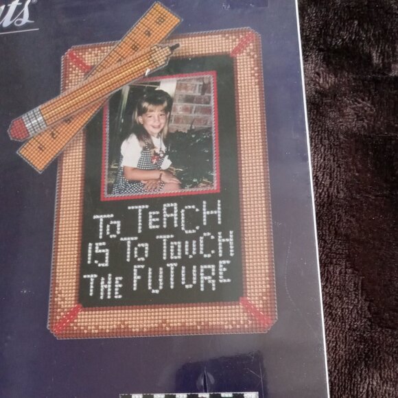 3/$35 - J & P Coats Plastic Canvas kit School Days 28099 for 5 frames - Picture 5 of 7